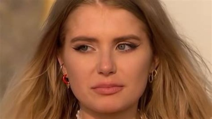 Bachelor Nation's Demi Burnett Opens Up About 'Emotional Breakdowns' Amid Challenging Time